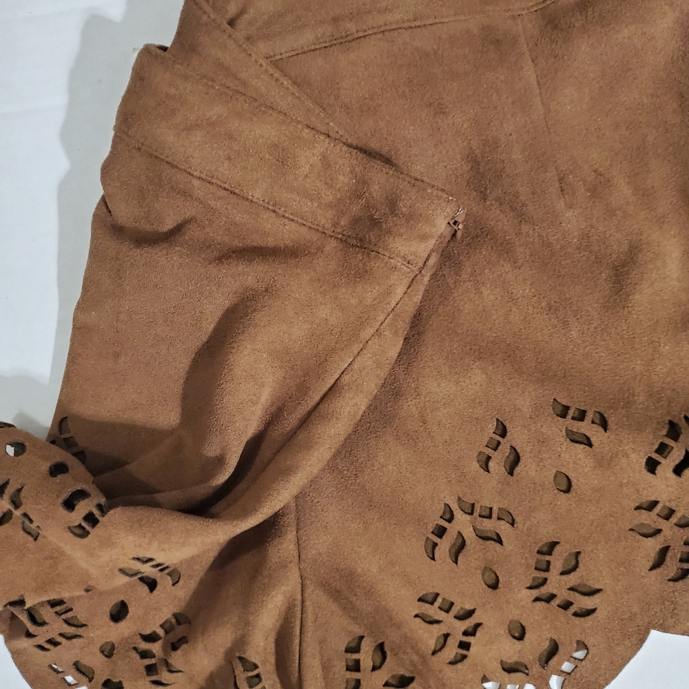 NWT!Leshop Brown Ria Laser Out Scallop Edge Shorts - Picture 6 of 11